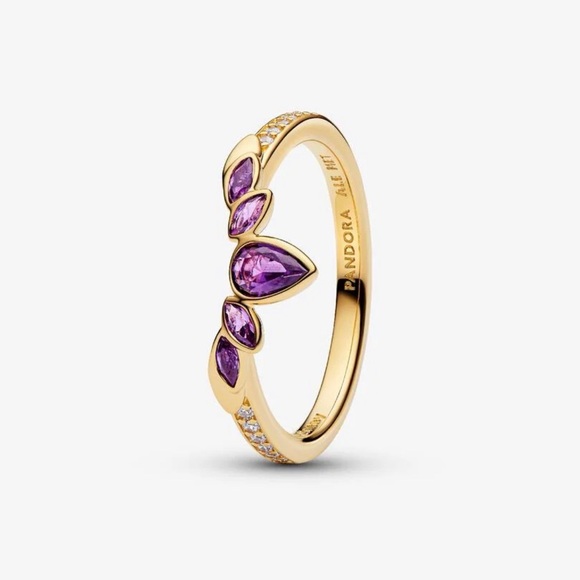 Disney Frozen Queen Anna Tiara Ring from Pandora
14k gold plating size 7 - Picture 12 of 13